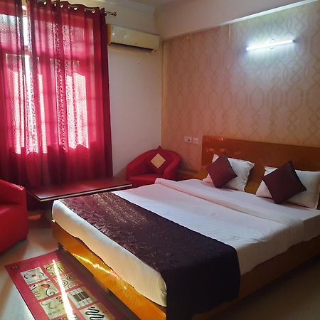Hotel Krishna International Vrindāvan Exterior photo