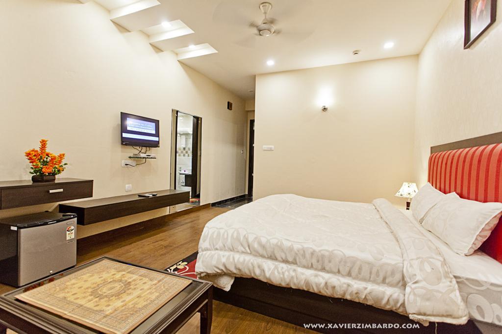 Hotel Krishna International Vrindāvan Exterior photo