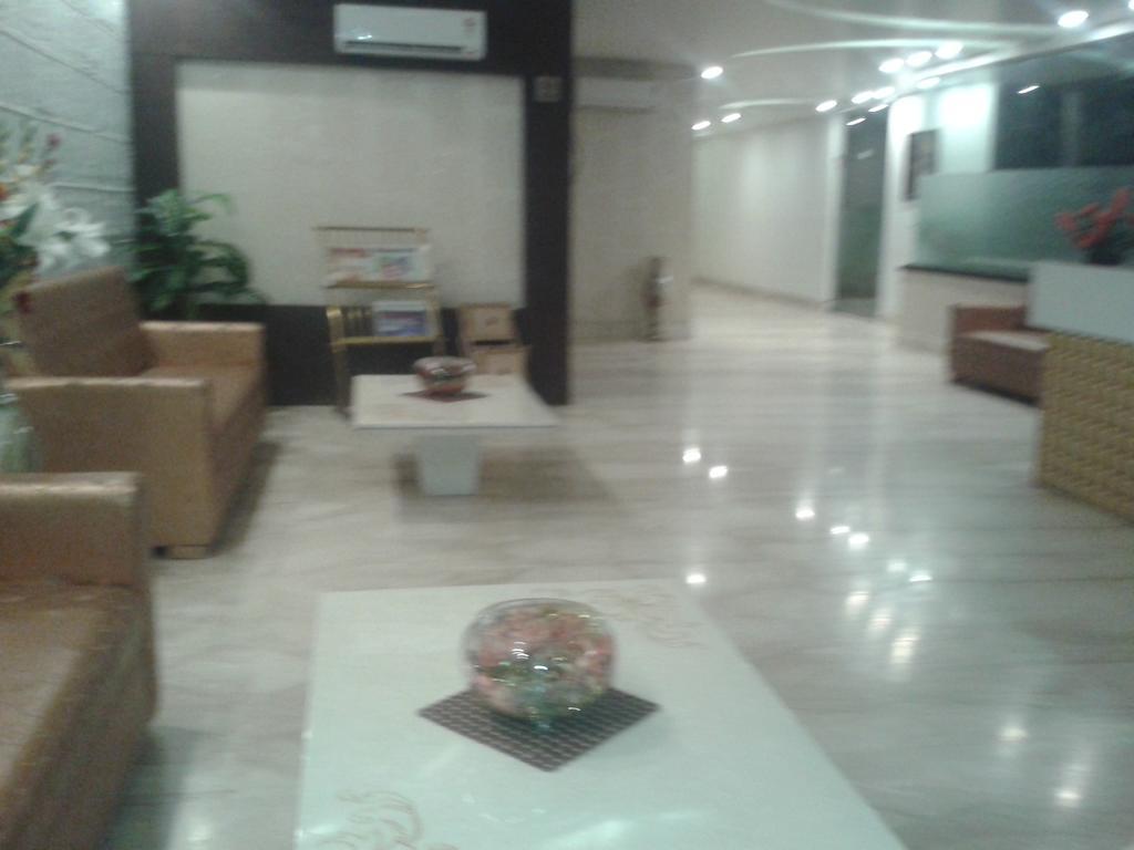 Hotel Krishna International Vrindāvan Exterior photo