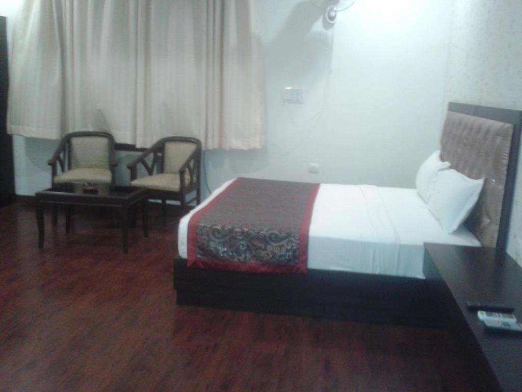 Hotel Krishna International Vrindāvan Exterior photo