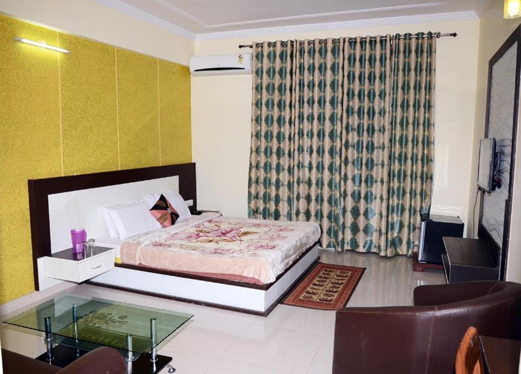 Hotel Krishna International Vrindāvan Exterior photo