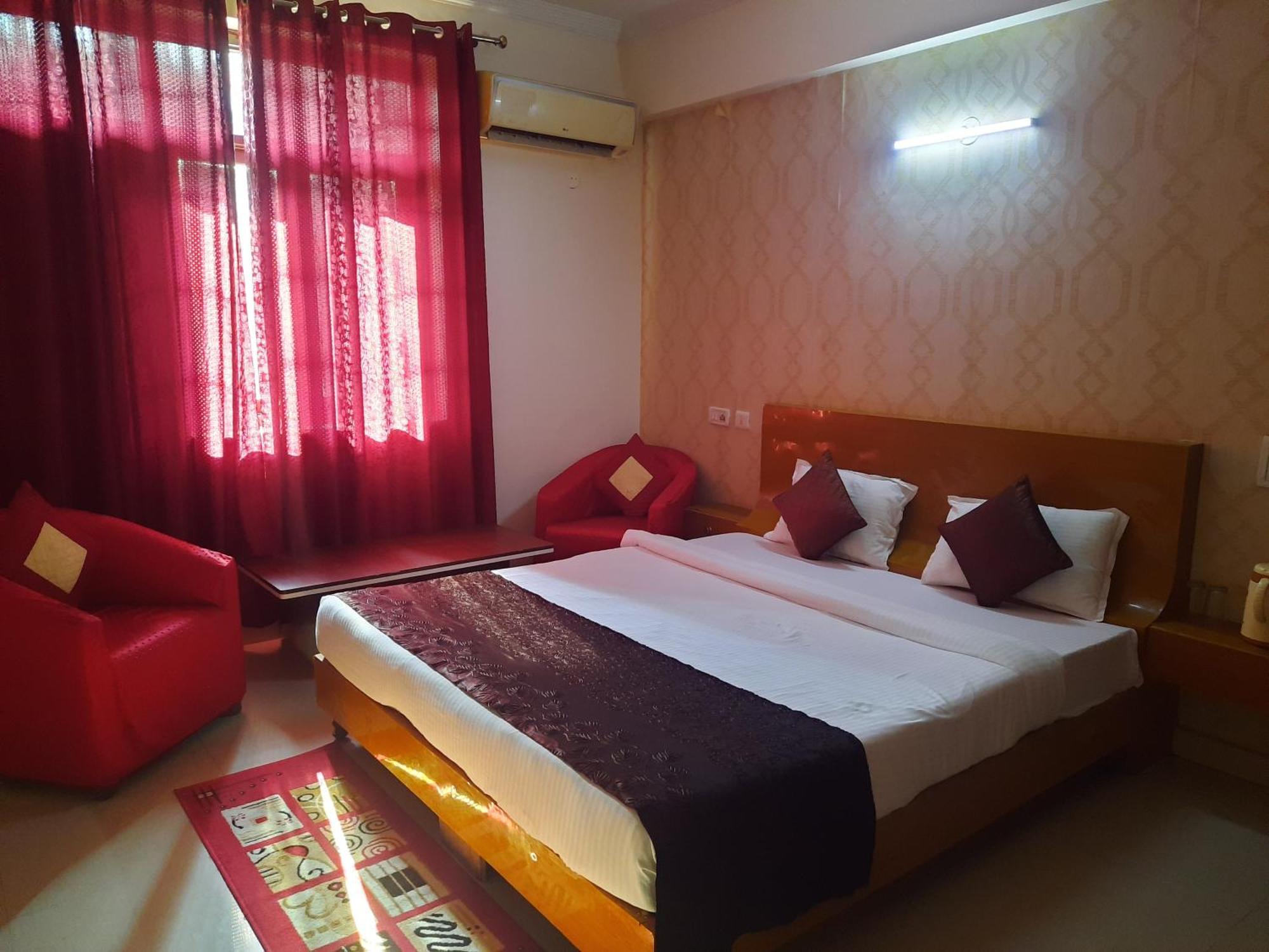 Hotel Krishna International Vrindāvan Exterior photo